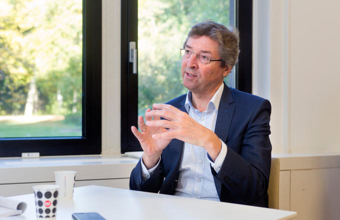 Als bedrijven nog zorgvuldiger moeten worden met gegevens van burgers, kunnen ze dan nog wel innoveren? Als bedrijven nog zorgvuldiger moeten worden met gegevens van burgers, kunnen ze dan nog wel innoveren?