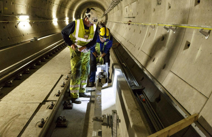 Investeren in het spoor? Goed plan natuurlijk. Al mag het daar wat ondernemers betreft niet bij blijven Investeren in het spoor? Goed plan natuurlijk. Al mag het daar wat ondernemers betreft niet bij blijven