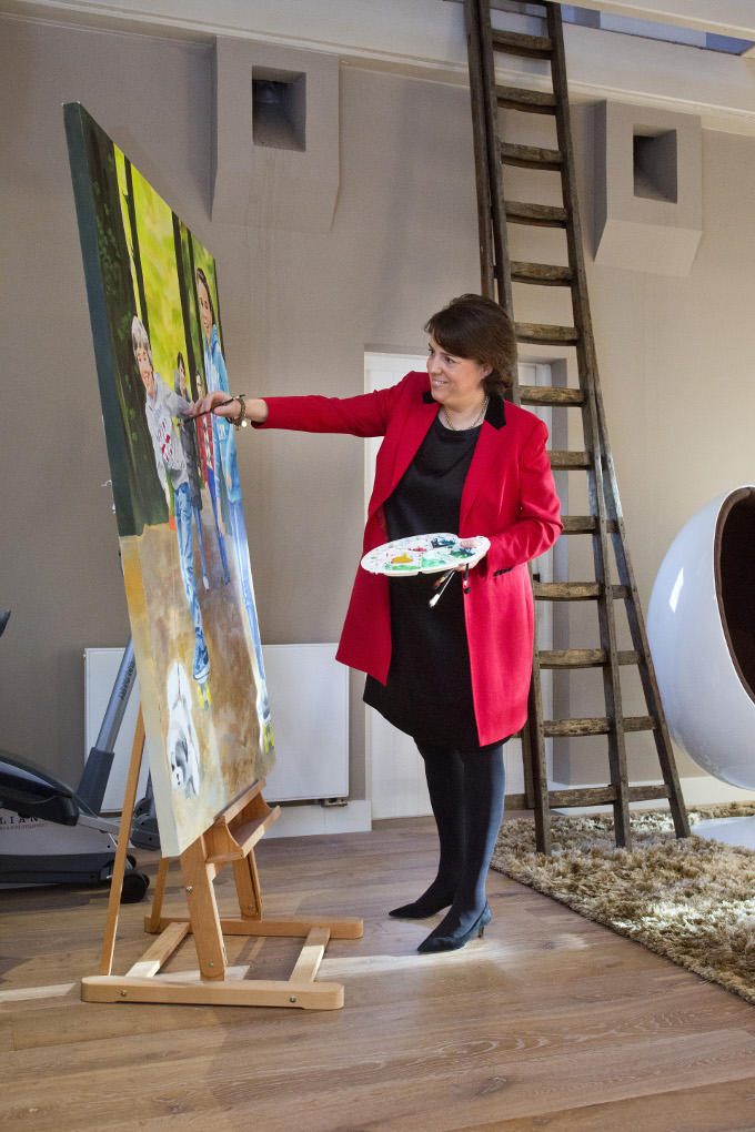 Je hebt moed nodig om op een leeg doek te beginnen, zegt Manon van Beek. Je weet niet waar je werk toe leidt. Je hebt moed nodig om op een leeg doek te beginnen, zegt Manon van Beek. Je weet niet waar je werk toe leidt.