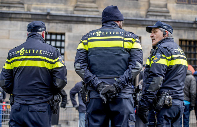 Meer geld naar de politie? Goed plan. En maak dan ook meteen een prioriteit van het aanpakken van cybercrime Meer geld naar de politie? Goed plan. En maak dan ook meteen een prioriteit van het aanpakken van cybercrime