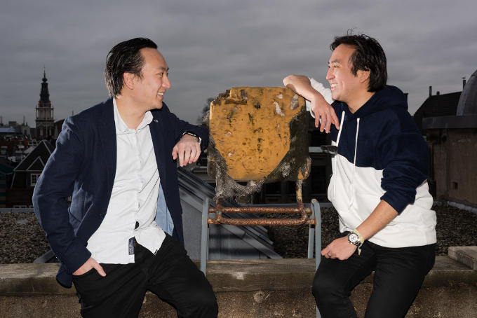 Links Stefan Tan, rechts Dennis Tan Links Stefan Tan, rechts Dennis Tan