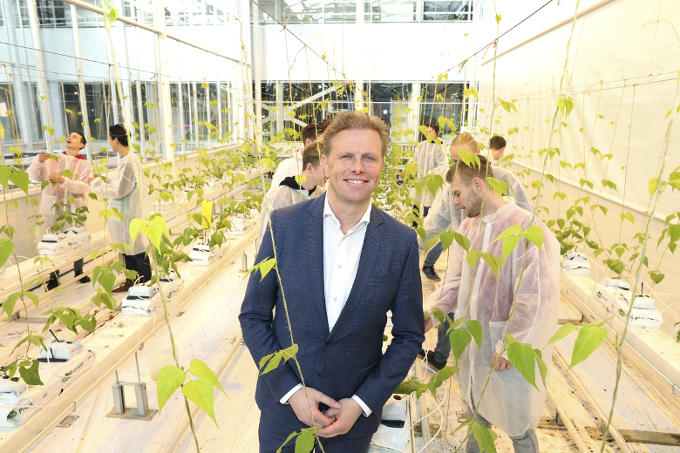 ‘Het World Horti Center laat zien wat de Westlandse tuinbouw in huis heeft. Het is een internationaal ontmoetingscentrum. Ik ben er trots op dat ik als wethouder heb bijgedragen aan de komst ervan.’ ‘Het World Horti Center laat zien wat de Westlandse tuinbouw in huis heeft. Het is een internationaal ontmoetingscentrum. Ik ben er trots op dat ik als wethouder heb bijgedragen aan de komst ervan.’