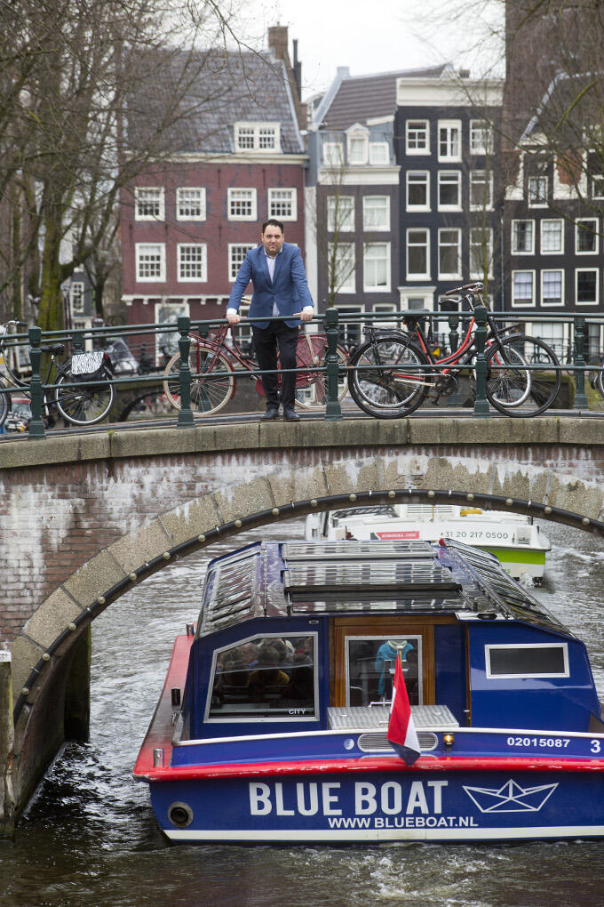 Amsterdam is zijn stad, zegt Bilal Çaki. Zijn thuis. ‘Ik voel me een echte Amsterdammer.’ Amsterdam is zijn stad, zegt Bilal Çaki. Zijn thuis. ‘Ik voel me een echte Amsterdammer.’