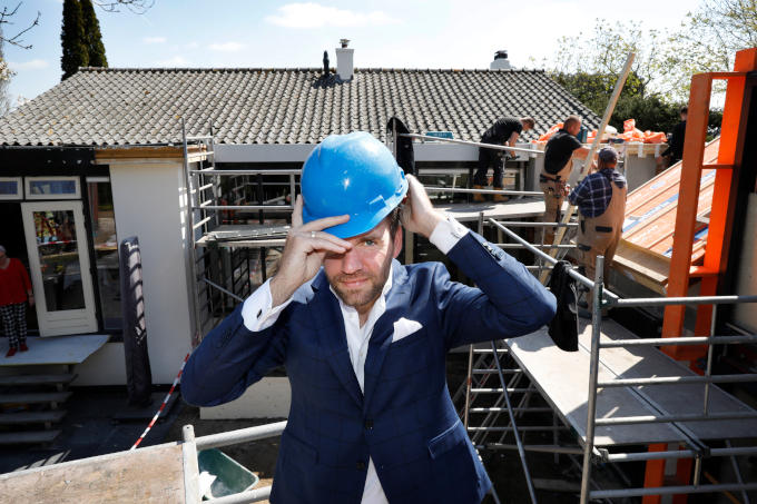 Op de bouwplaats. ‘Regelgeving mag ondernemen niet onmogelijk maken. Er moet beter naar de praktijk worden gekeken’ Op de bouwplaats. ‘Regelgeving mag ondernemen niet onmogelijk maken. Er moet beter naar de praktijk worden gekeken’