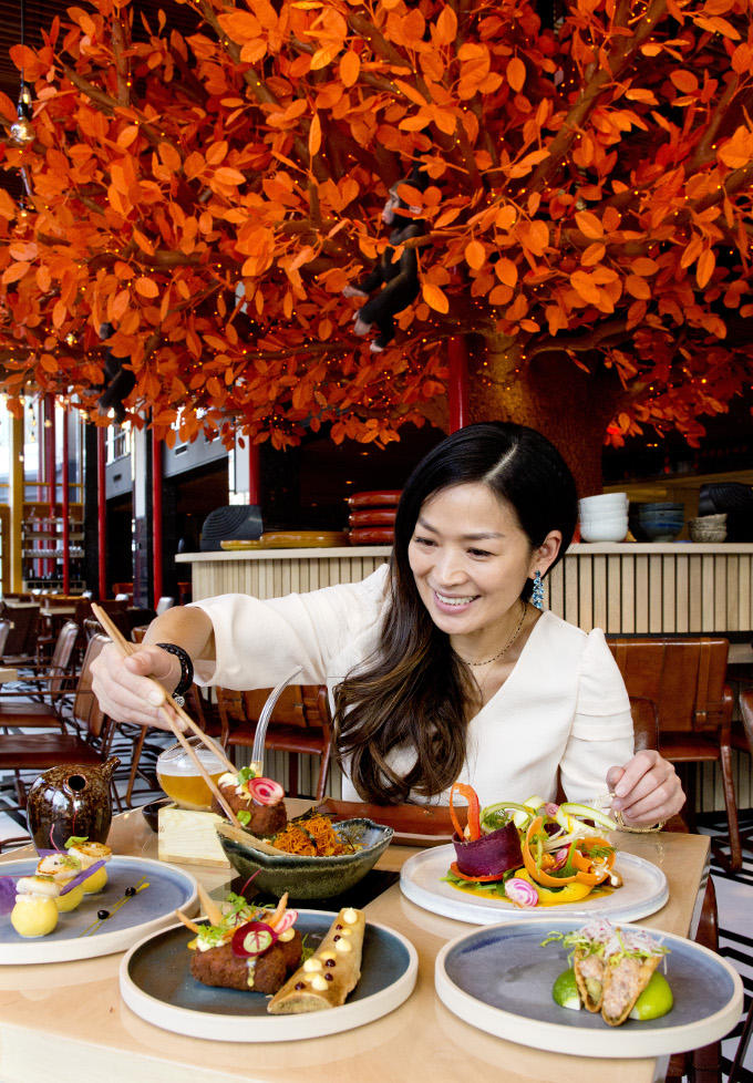Ook een chef-kok gaat weleens uit eten. Het Amsterdamse Sushisamba is een van de favoriete restaurants van Eveline Wu. Een mix van Japans, Braziliaans en Peruaans eten. Ook een chef-kok gaat weleens uit eten. Het Amsterdamse Sushisamba is een van de favoriete restaurants van Eveline Wu. Een mix van Japans, Braziliaans en Peruaans eten.