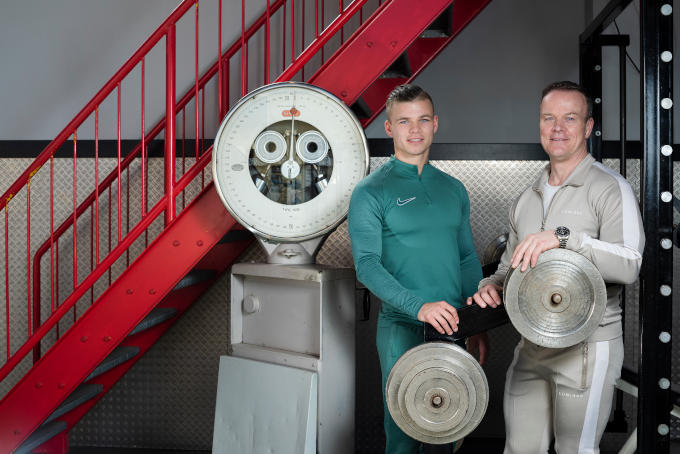 Echte Rotterdammers: Hans (rechts) en Jordan Kroon. 'Mijn vader heeft echt alles voor je over' Echte Rotterdammers: Hans (rechts) en Jordan Kroon. 'Mijn vader heeft echt alles voor je over'