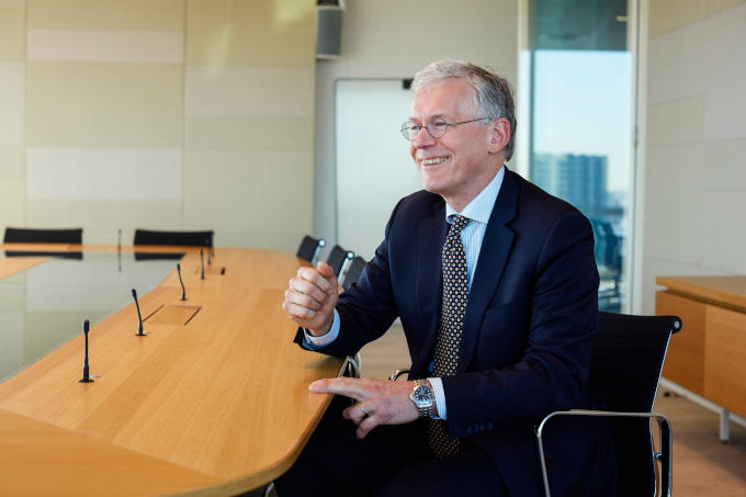 Frans van Houten 'Als bedrijf zijn wij er voor de maatschappij, bestaan we bij de gratie van die maatschappij' Frans van Houten 'Als bedrijf zijn wij er voor de maatschappij, bestaan we bij de gratie van die maatschappij'