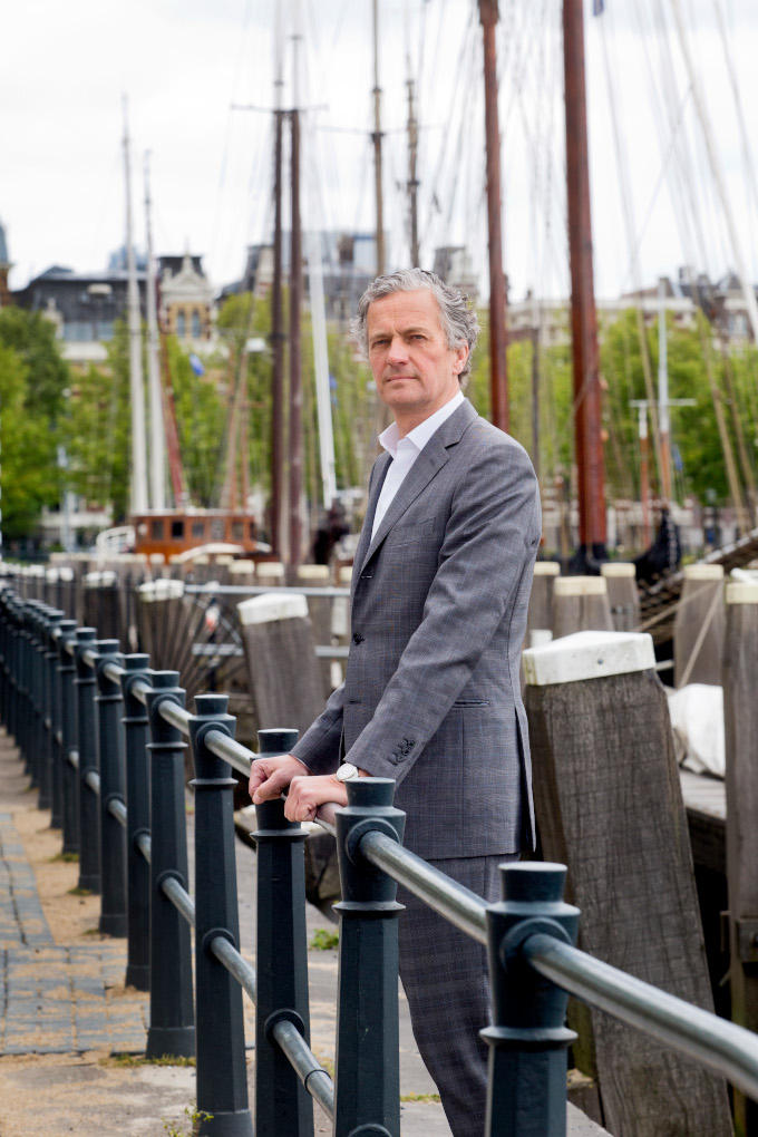 'Juist de grootverbruikers stappen nu meer en meer over op vloeibaar gas', zegt Jan Valkier. 'Daar komt echt beweging in.' 'Juist de grootverbruikers stappen nu meer en meer over op vloeibaar gas', zegt Jan Valkier. 'Daar komt echt beweging in.'