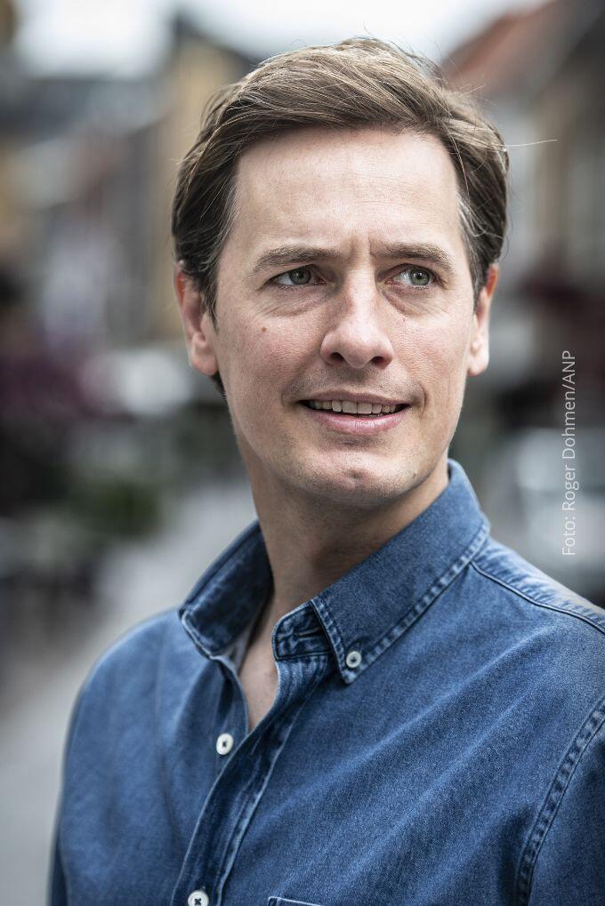 Laurens Dassen (Volt); 'De regeldruk voor bedrijven is enorm. Daar moeten we echt vanaf' Laurens Dassen (Volt); 'De regeldruk voor bedrijven is enorm. Daar moeten we echt vanaf'
