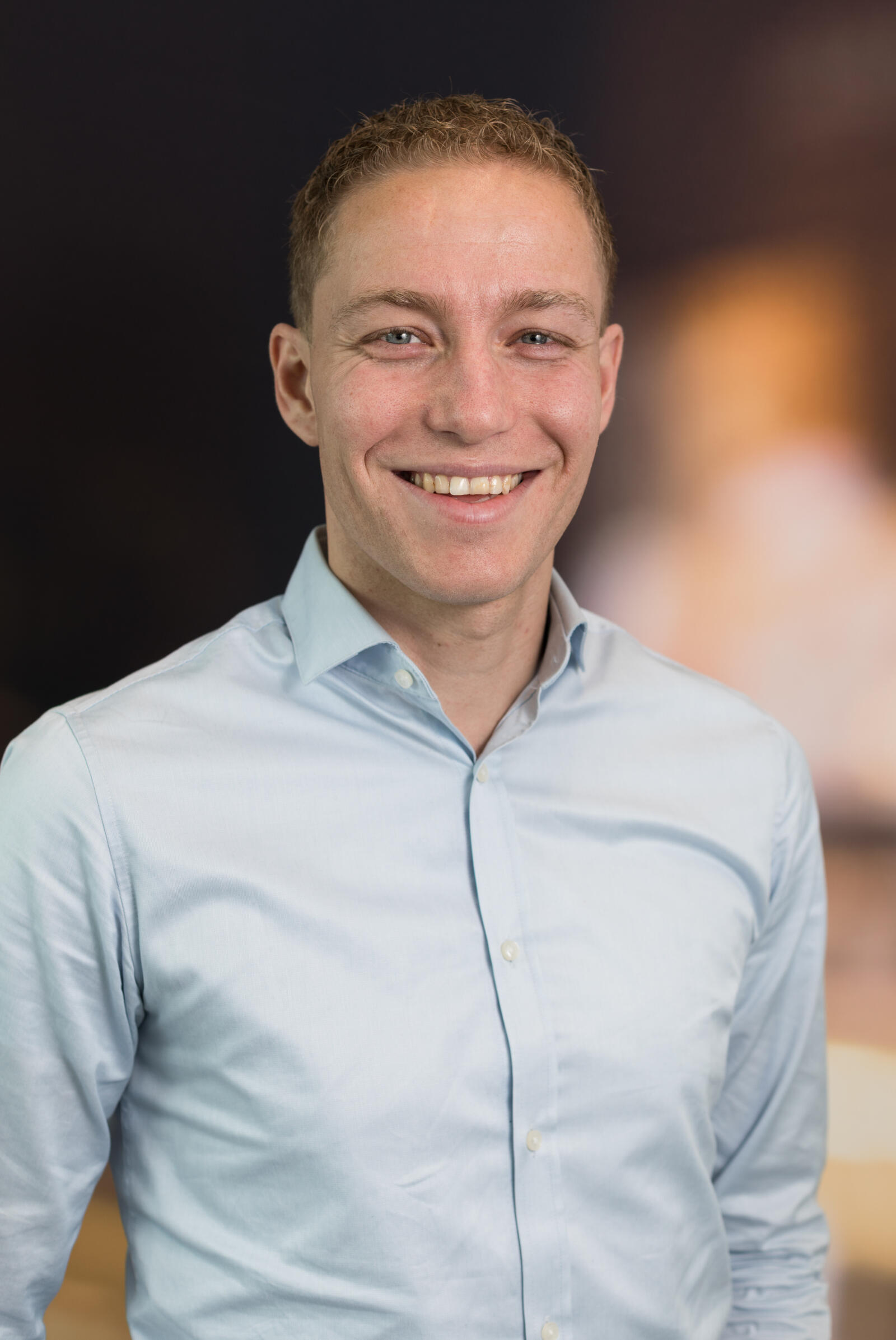 Ondernemer Marcel Duijvestijn (Blue10) zoekt naarstig naar mensen voor zijn bedrijf Blue10. 'Heeft u in Den Haag dan al deze mensen echt nodig? Of kunnen we die laten afvloeien en zo beschikbaar maken voor het bedrijfsleven?' Ondernemer Marcel Duijvestijn (Blue10) zoekt naarstig naar mensen voor zijn bedrijf Blue10. 'Heeft u in Den Haag dan al deze mensen echt nodig? Of kunnen we die laten afvloeien en zo beschikbaar maken voor het bedrijfsleven?'