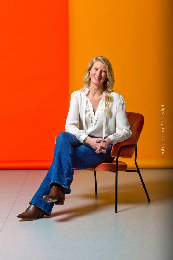 Margaret Versteden-van Duijn: 'Als ik terugkijk, zie ik heel goed dat ik van ver ben gekomen, niet alleen qua carrière, maar ook als mens' Margaret Versteden-van Duijn: 'Als ik terugkijk, zie ik heel goed dat ik van ver ben gekomen, niet alleen qua carrière, maar ook als mens'