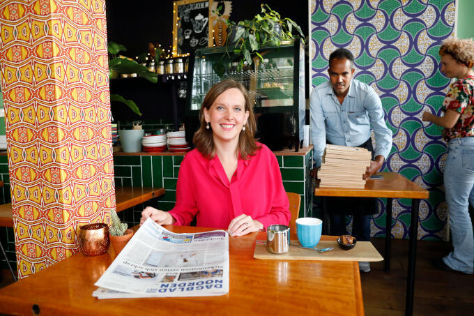 Biologisch restaurant De Groene Stoel in Groningen biedt vluchtelingen een plek om ervaring op te doen. ‘Zo krijgen zij de kans hun leven weer op te pakken. Geweldig om te zien dat ondernemers met een missie hieraan bijdragen’ Biologisch restaurant De Groene Stoel in Groningen biedt vluchtelingen een plek om ervaring op te doen. ‘Zo krijgen zij de kans hun leven weer op te pakken. Geweldig om te zien dat ondernemers met een missie hieraan bijdragen’