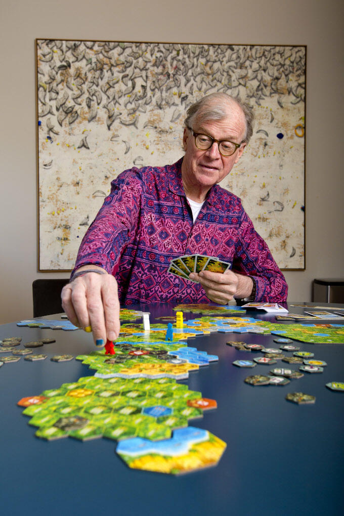 Op school speelde Bruinsma met zijn vrienden soms wel drie potjes Monopoly per dag. 'Het werd een passie die ik nooit meer kwijt zou raken' Op school speelde Bruinsma met zijn vrienden soms wel drie potjes Monopoly per dag. 'Het werd een passie die ik nooit meer kwijt zou raken'
