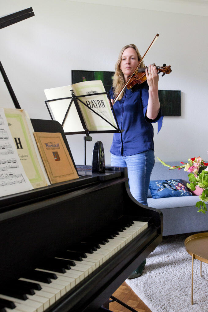 ‘Vanaf mijn vijfde speel ik viool en mijn kinderen nu ook. Het leren spelen van een instrument, het samenspelen in een orkest, verrijkt je leven' ‘Vanaf mijn vijfde speel ik viool en mijn kinderen nu ook. Het leren spelen van een instrument, het samenspelen in een orkest, verrijkt je leven'