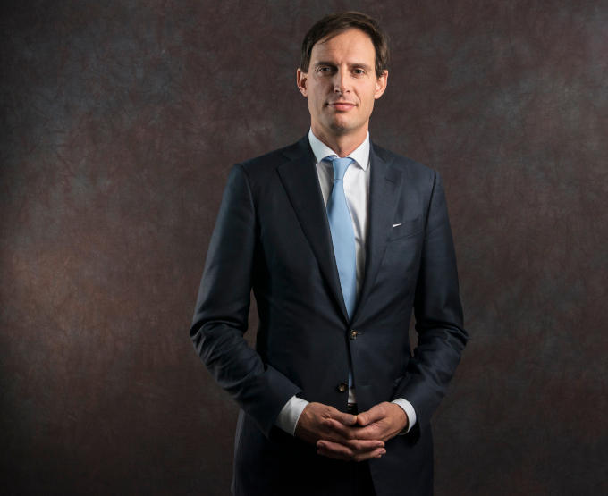 Het CDA ging de verkiezingen in met lijsttrekker Hugo de Jonge. Die droeg het stokje over aan partijgenoot Wopke Hoekstra omdat de strijd tegen corona zijn tijd volledig opslokte Het CDA ging de verkiezingen in met lijsttrekker Hugo de Jonge. Die droeg het stokje over aan partijgenoot Wopke Hoekstra omdat de strijd tegen corona zijn tijd volledig opslokte