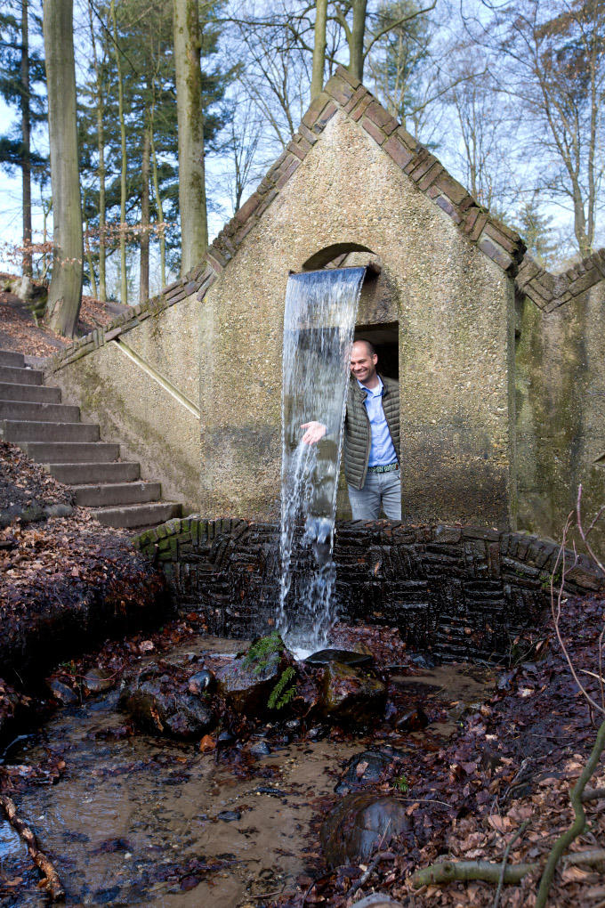 In Tuin de Lage Oorsprong bij Oosterbeek is Wouter Staal geregeld met zijn vrouw te vinden. 'Hier komen we op de beste ideeën' In Tuin de Lage Oorsprong bij Oosterbeek is Wouter Staal geregeld met zijn vrouw te vinden. 'Hier komen we op de beste ideeën'