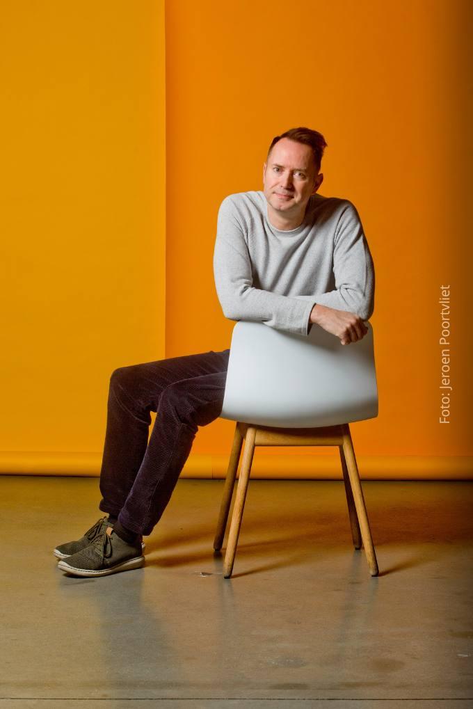 Toen Wouter Haan op zijn achttiende vertelde dat hij op jongens viel, was het wel even slikken voor zijn ouders Toen Wouter Haan op zijn achttiende vertelde dat hij op jongens viel, was het wel even slikken voor zijn ouders